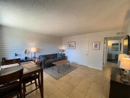 Peaceful Condo by Westgate 2BR 1BA King Bed & AC — 4-Star Luxury Hotel in Glendale, United States