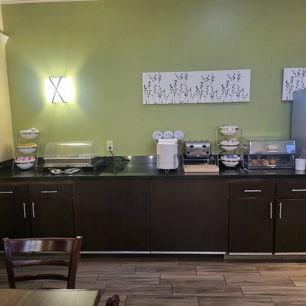 Spark by Hilton Fort Stockton - photo 73