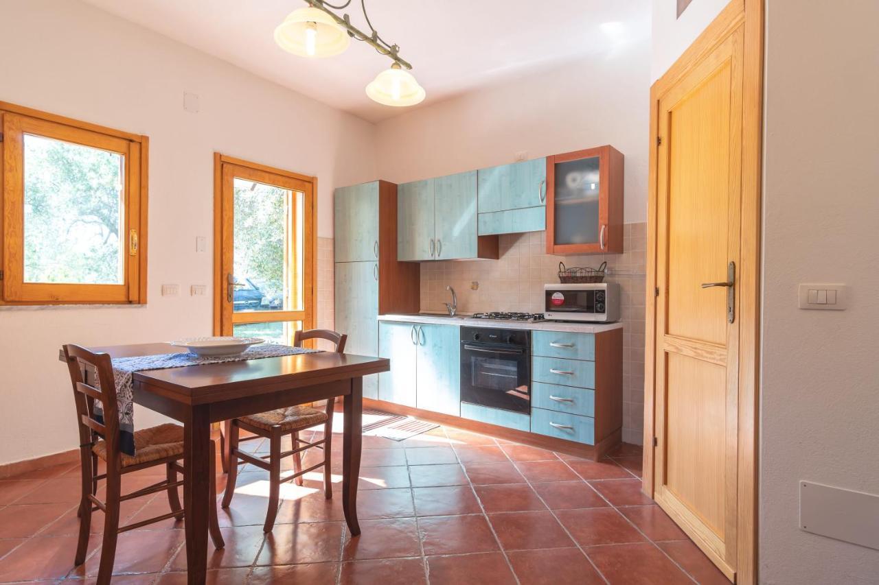 Campagna de Mercedes in Alghero, Italy