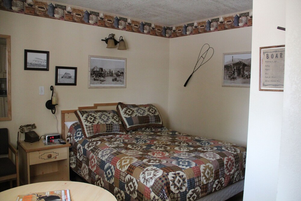 Elk Run Inn - photo 13