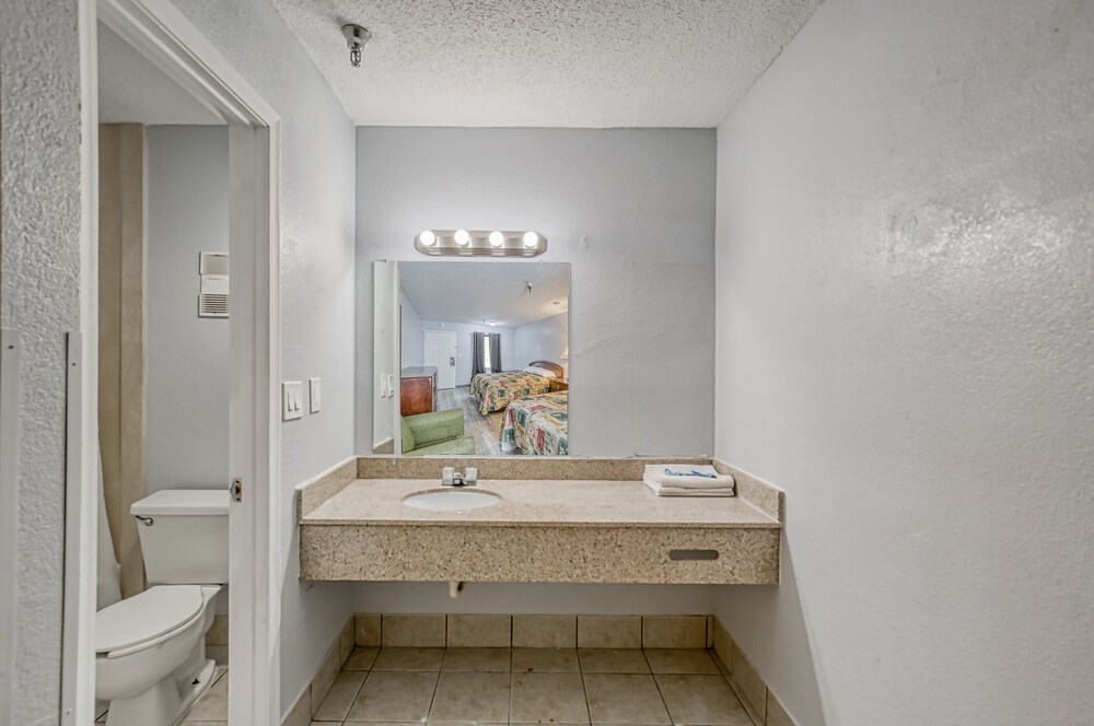 America's Best Inn Jacksonville - photo 15