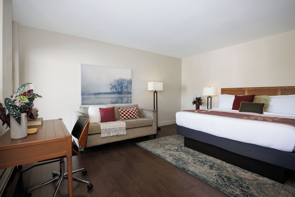 The Andrew Hotel - photo 8