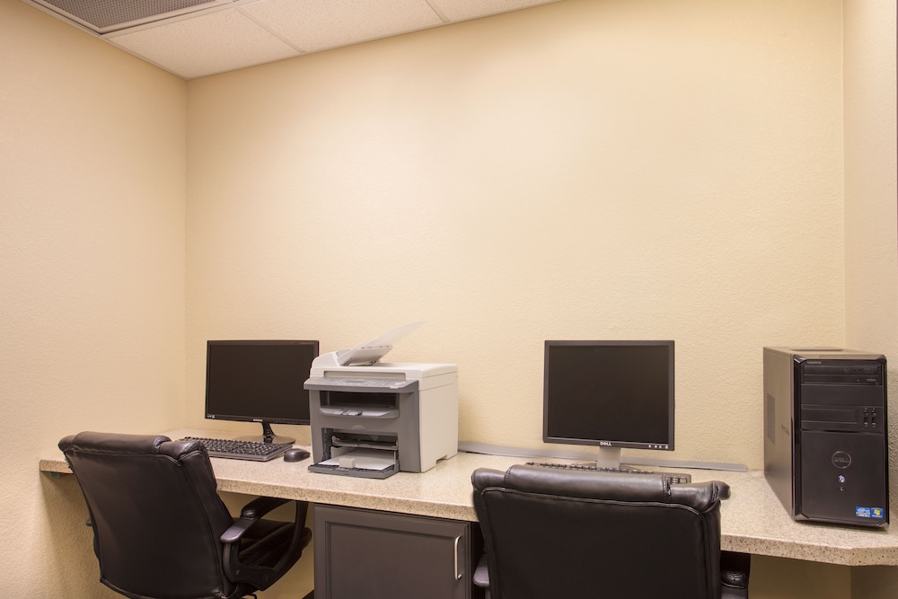 Candlewood Suites Yuma by IHG - photo 26