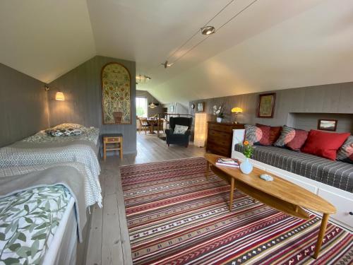 B&B Borgunda — 4-Star Luxury Hotel in Falkoeping, Sweden