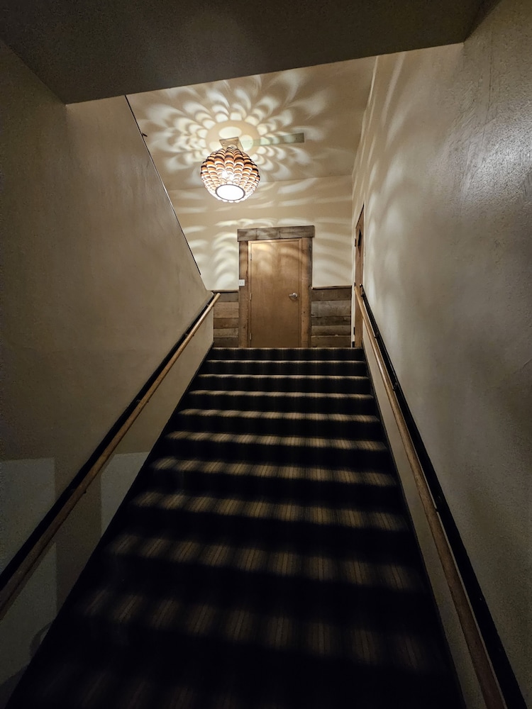 Eaglescape Suites and Event Center - photo 33