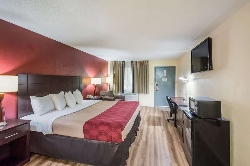 Econo Lodge Kearney Liberty - photo 7