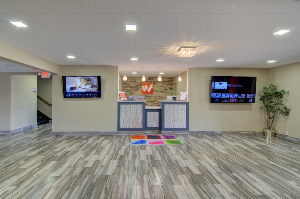 Westbridge Inn & Suites - photo 44