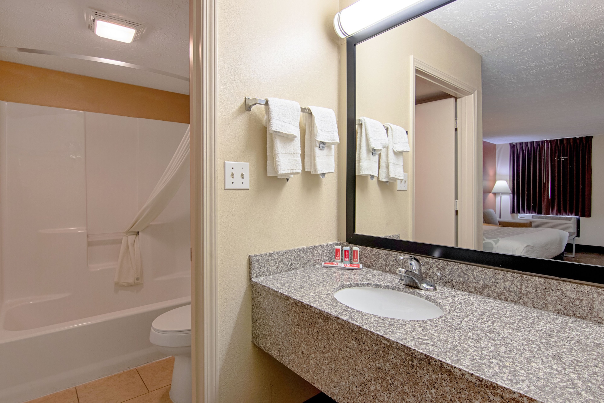 Auburn Lodge Near University - photo 2