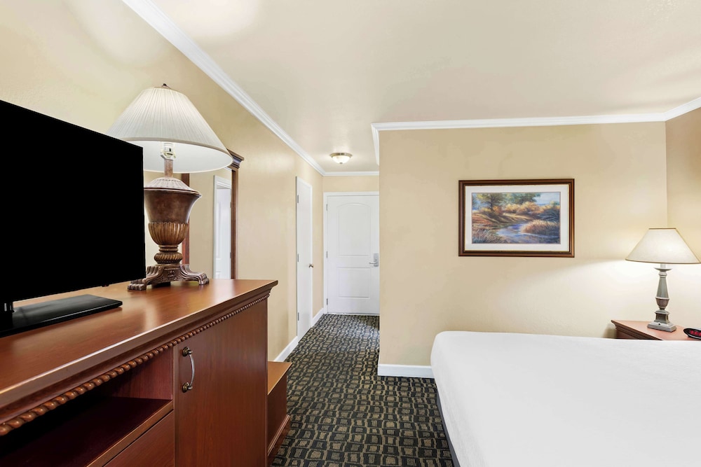 Best Western Miner's Inn - photo 10