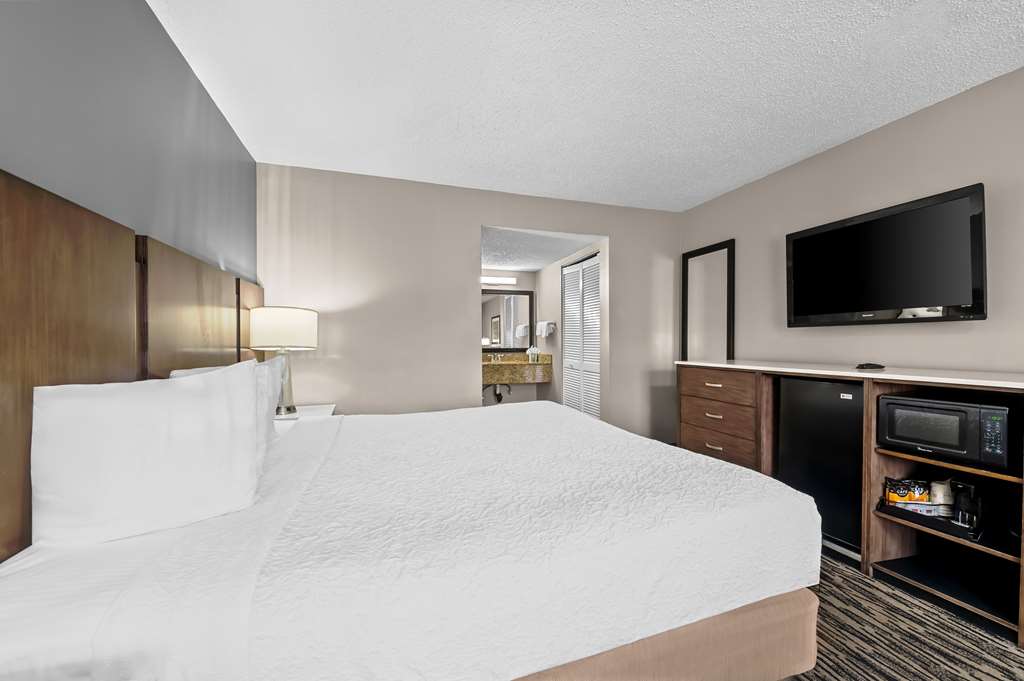 Best Western Los Alamitos Inn & Suites - photo 18