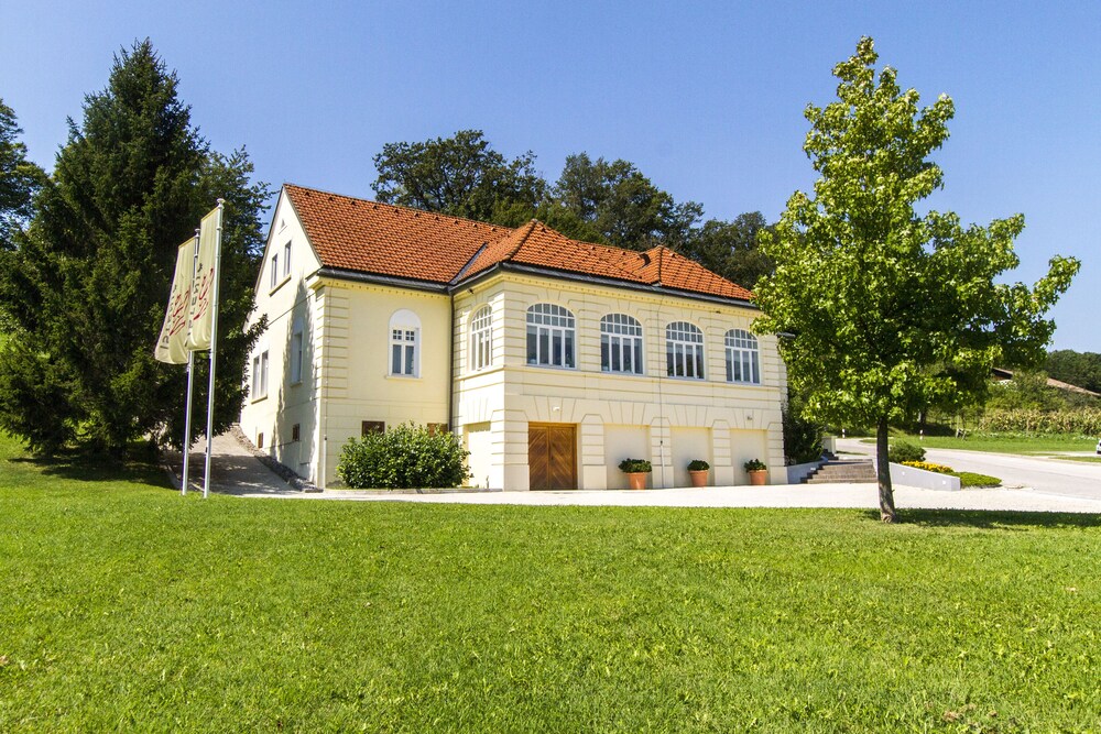 Villa Istenič — 4-Star Luxury Hotel in Brezice, Slovenia