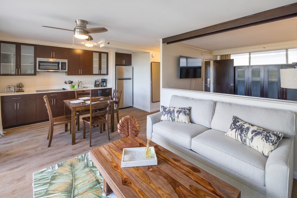Regency on Beachwalk Waikiki by OUTRIGGER - photo 24