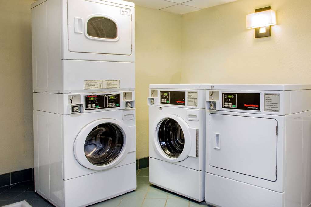 La Quinta Inn & Suites by Wyndham Fremont Silicon Valley - photo 27