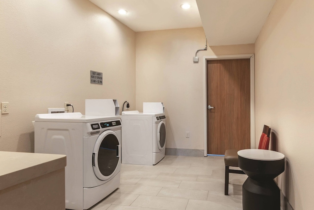 Fairfield Inn & Suites by Marriott Kansas City Shawnee - photo 30