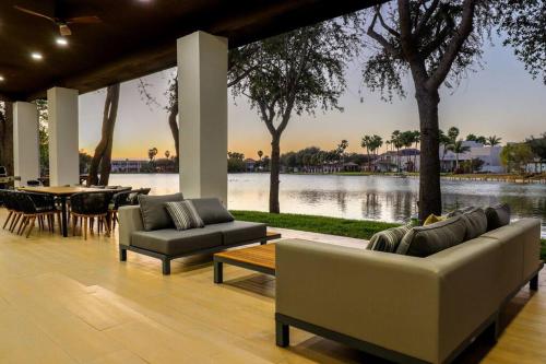 Lake Home: Relax and Unwind in Mission Hidden Gem — 4-Star Luxury Hotel in Mission, United States