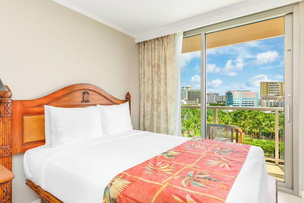 Luana Waikiki Hotel & Suites - photo 43