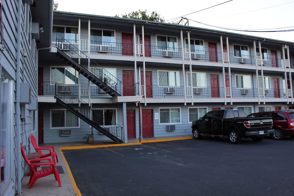 Cougar Land Motel - photo 48
