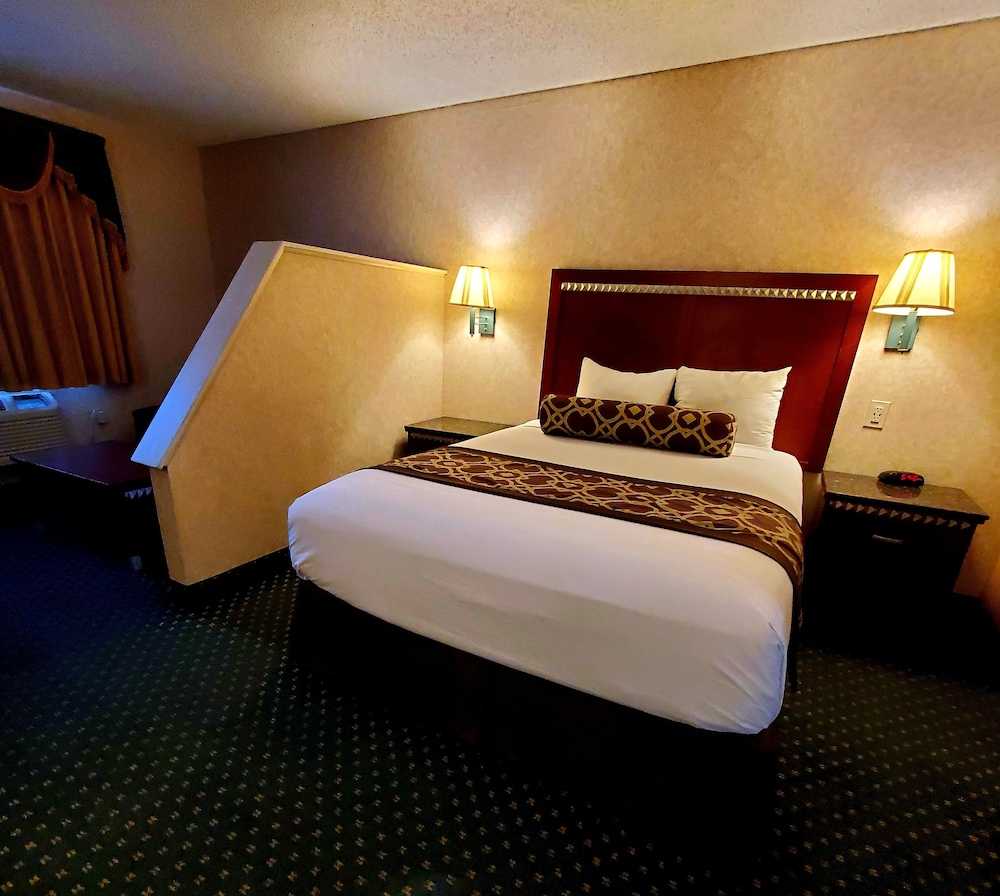 Triplodge Hotel Santa Clarita Valencia - photo 15