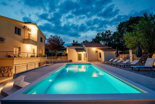Holiday Home Terra Roca Private pool in a peaceful natural setting — 4-Star Luxury Hotel in Imotski, Croatia