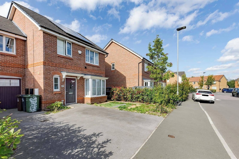 Sunset View Retreat In Wednesbury 21158807 — Wednesbury