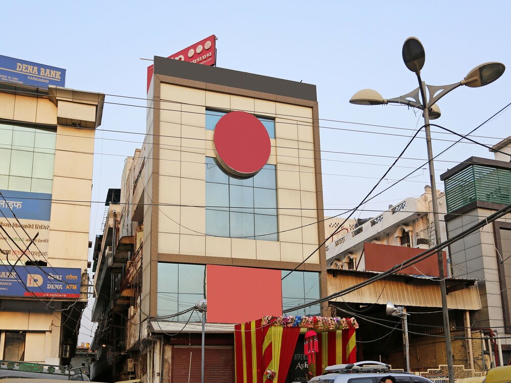 OYO 834 Hotel Aashirwaad — hotel in Faridabad