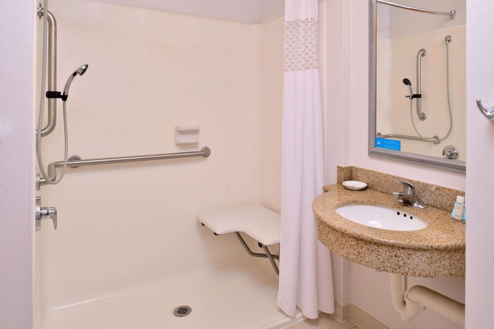 Hampton Inn Cortland - photo 38