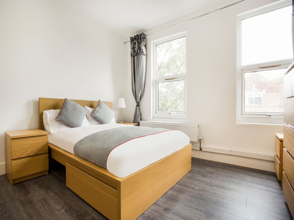 Broadway Inn - carbon neutral hotel in Ealing
