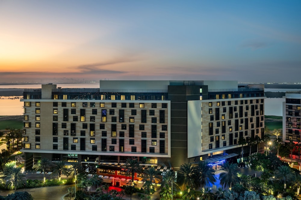 Yas Plaza Mangroves in Abu Dhabi, United Arab Emirates