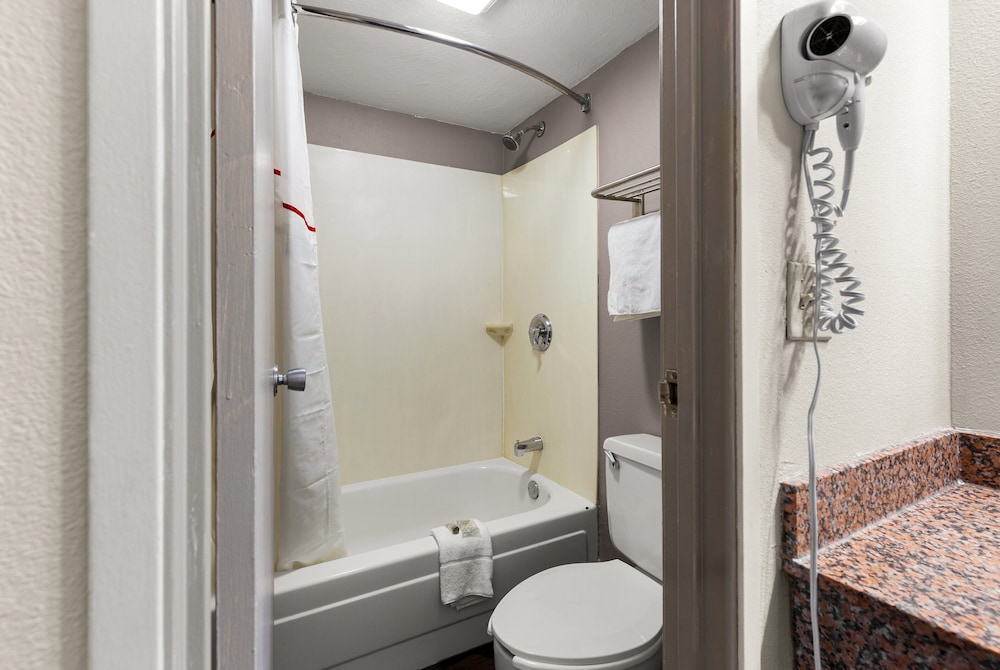 Red Roof Inn Springfield IL - photo 23