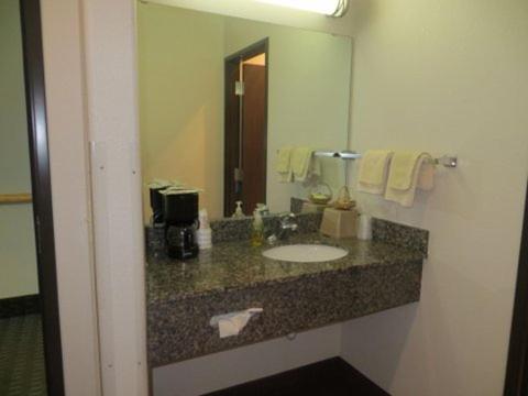 North Park Inn & Suites - photo 15