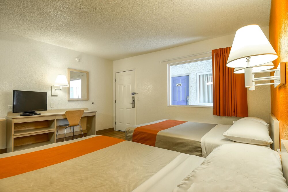 Motel 6 Los Angeles Norwalk - photo 8