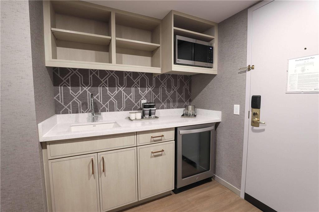 Radisson Plaza Hotel at Kalamazoo Center - photo 111
