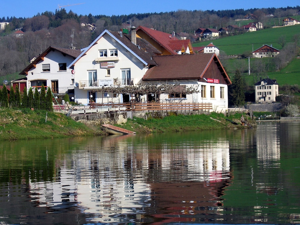 Hotel Restaurant Les Cygnes — hotel in Villers-Le-Lac