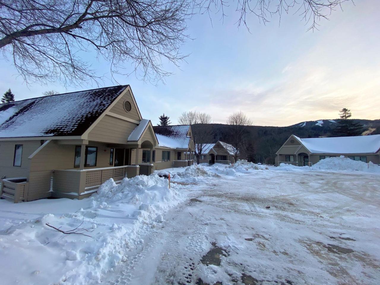 G3 Classy Bretton townhome with AC fast wifi great mountain views right on the golf course - photo 23