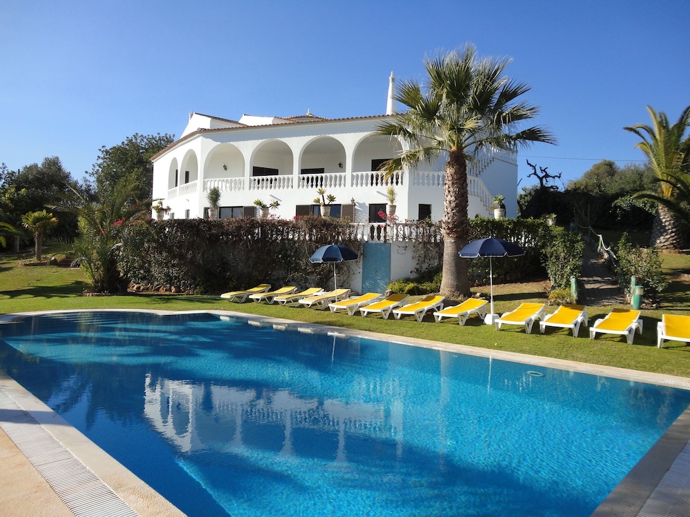 Villas2Go2 Villa Luz — 4-Star Luxury Hotel in Silves, Portugal
