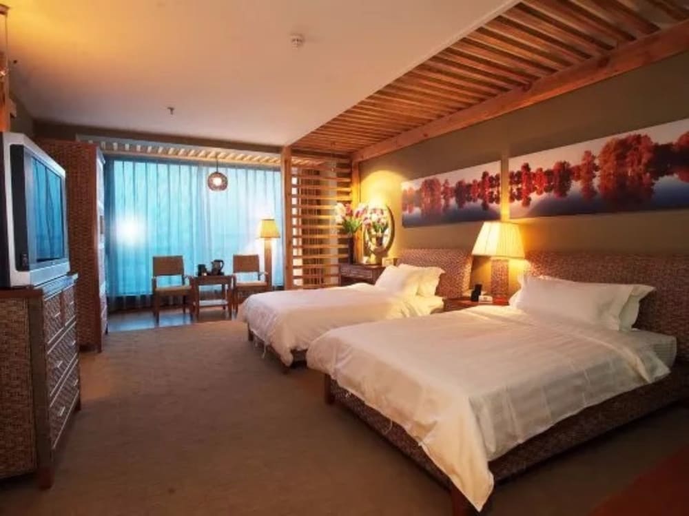 Yema Silk Road Inn — hotel in Urumqi