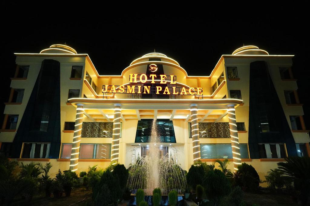 Hotel Jasmin Palace in Angul, India