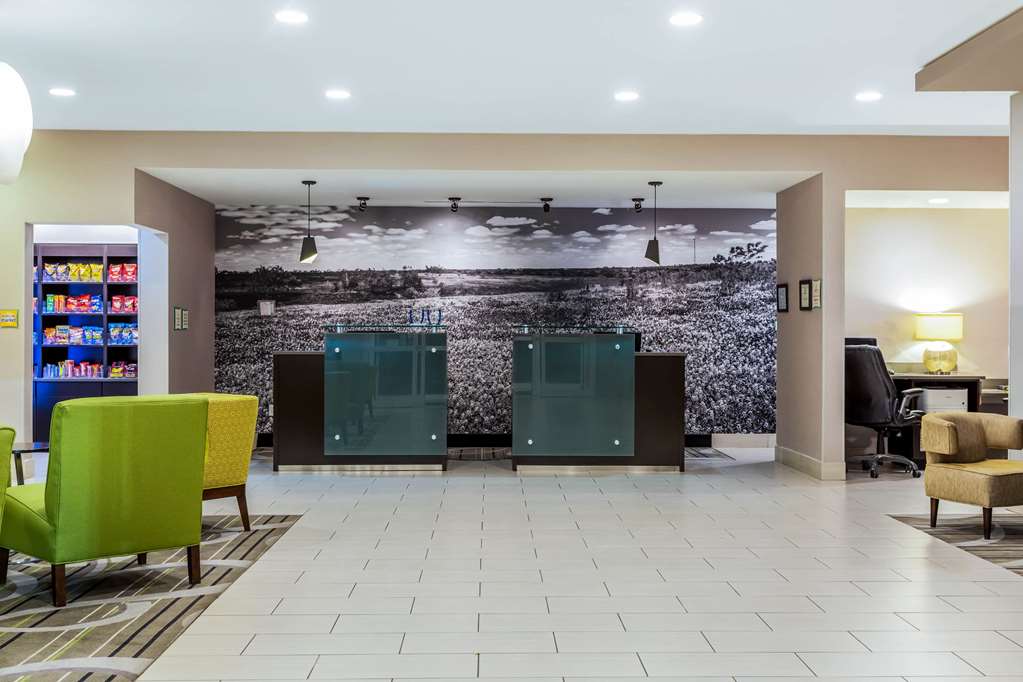 La Quinta Inn & Suites by Wyndham Monahans - photo 7