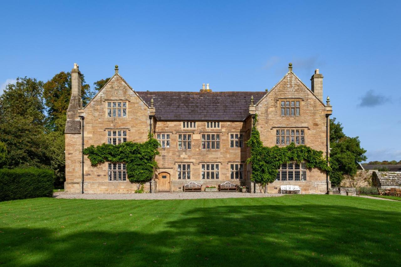 Pentrehobyn Hall sleeps 18 in Wrexham, United Kingdom