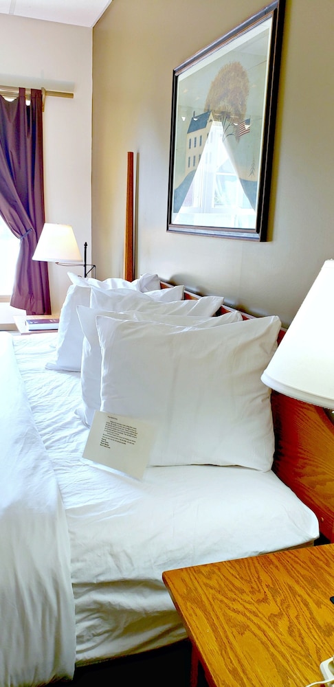 Lodging on the Square - photo 32