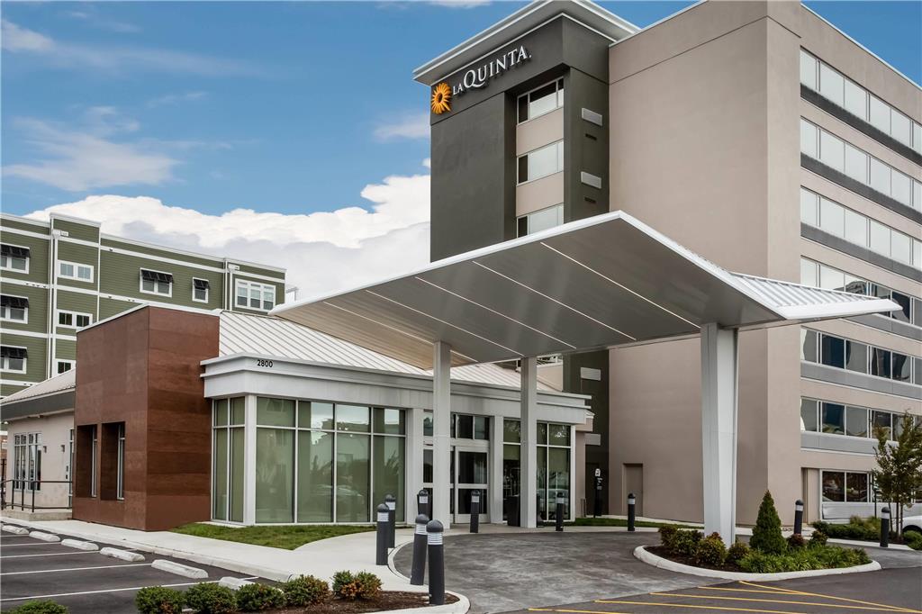 La Quinta Inn & Suites by Wyndham Virginia Beach in Virginia Beach, United States