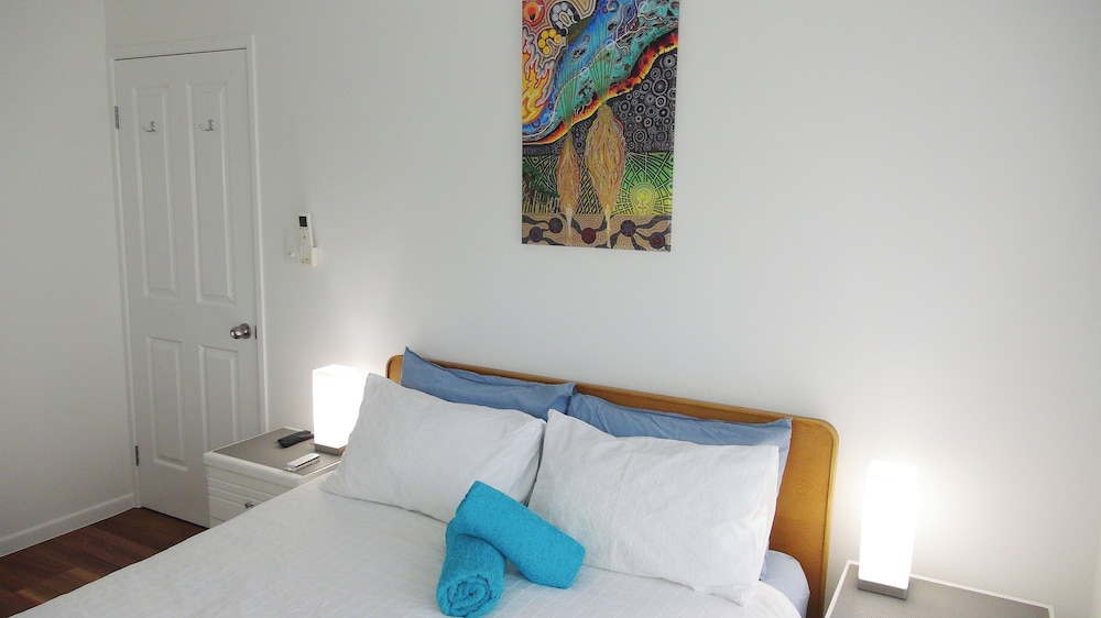 Beach bliss Queen bed BBQ Pool Netflix — Kewarra Beach — photo 3