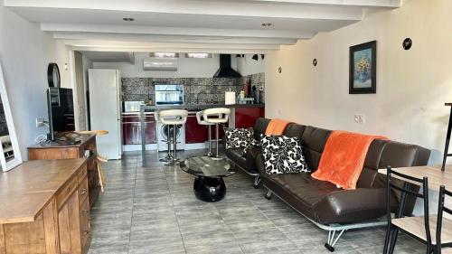 Chez Ben Avec Tout Le Confort Clim Wifi Netflix Gratuit in Castres, France