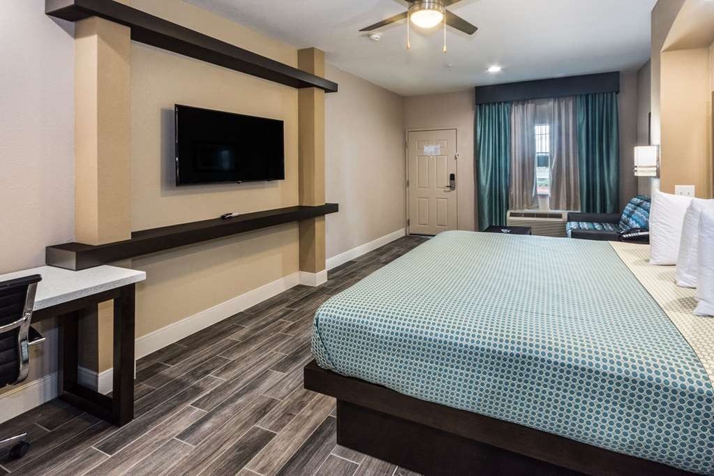 Econo Lodge Inn and Suites Houston NW Cy Fair - photo 15