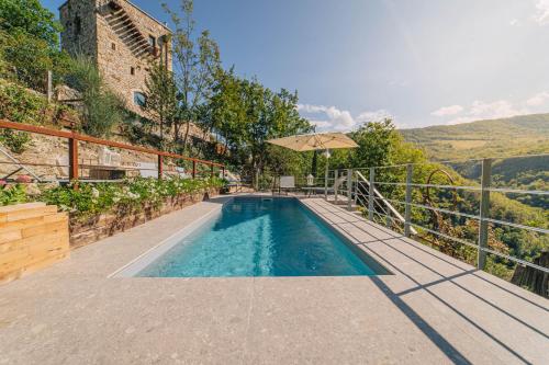 Villa la Rocca by Mmega — 4-Star Luxury Hotel in Montefortino, Italy