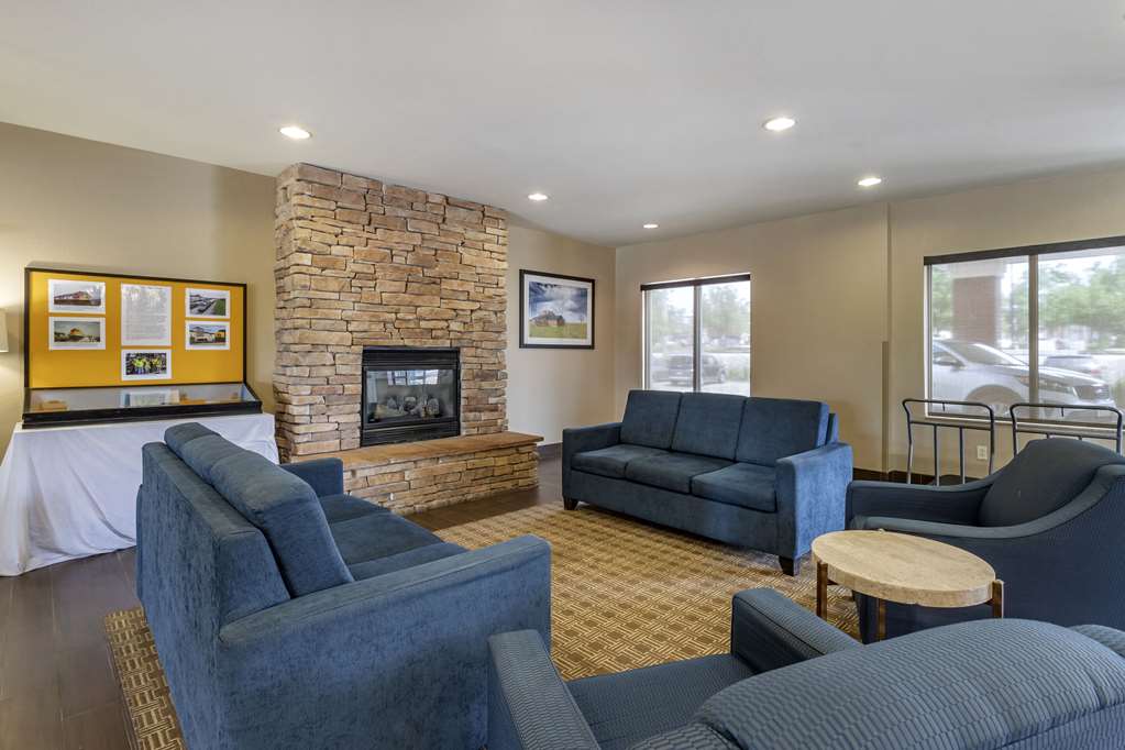 Comfort Suites Coralville I 80 - photo 5