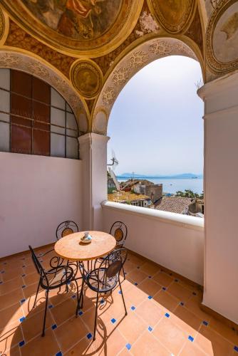 Starhost Angolo Felice charming seaview terrace in Vietri Sul Mare, Italy