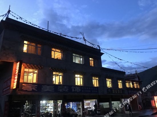 Lianganzirongdajiudian in Rulong, People's Republic of China