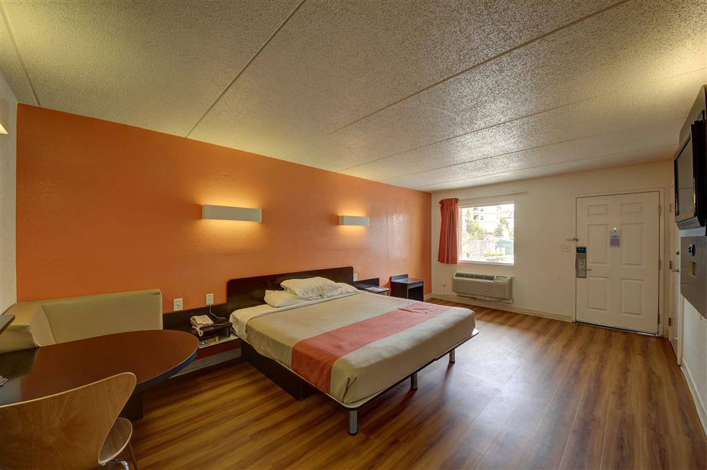 Motel 6 San Antonio TX Downtown Market Square - photo 12