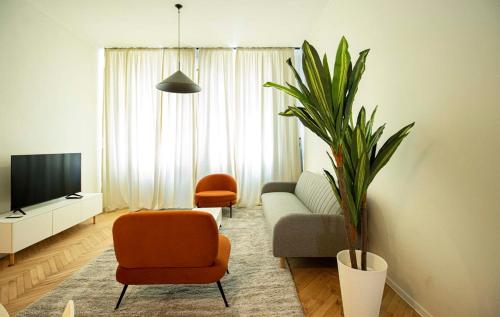 Chic 3BR Apt Near Fabrika By Wehost